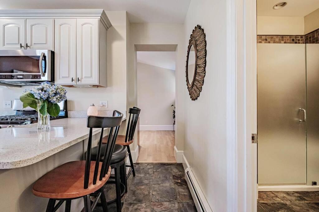Historic Corner Apartment With Patio & Off Street Parking Portland Exterior foto
